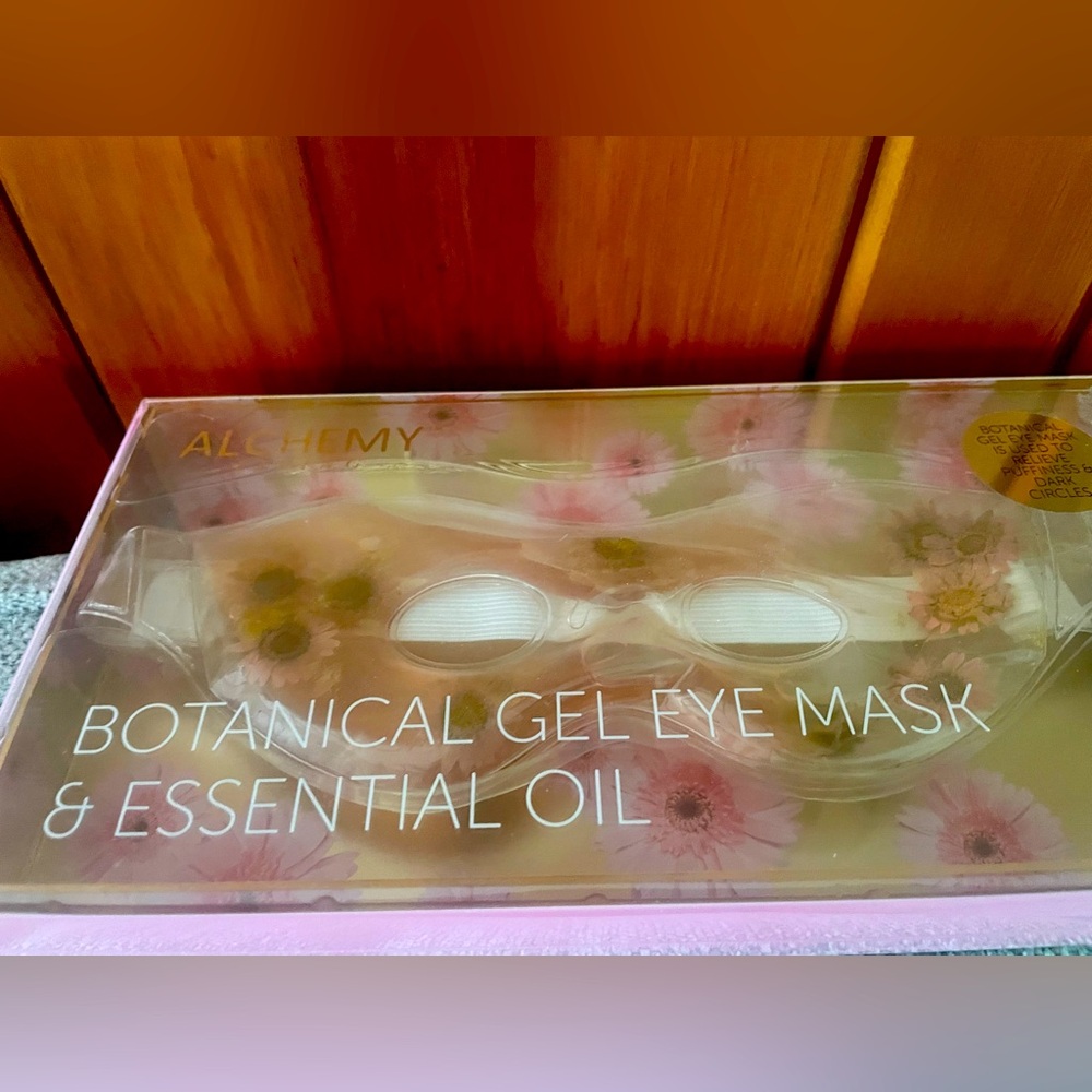 Botanical Gel Eyemask - Picture 2 of 5